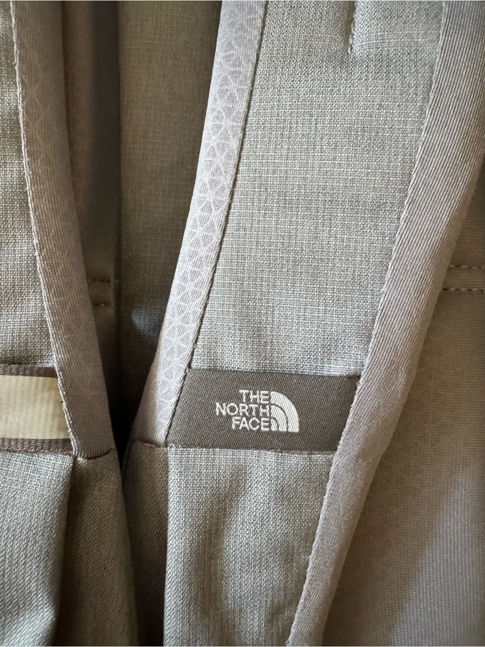 The North Face Pivoter Backpack - Light Gray